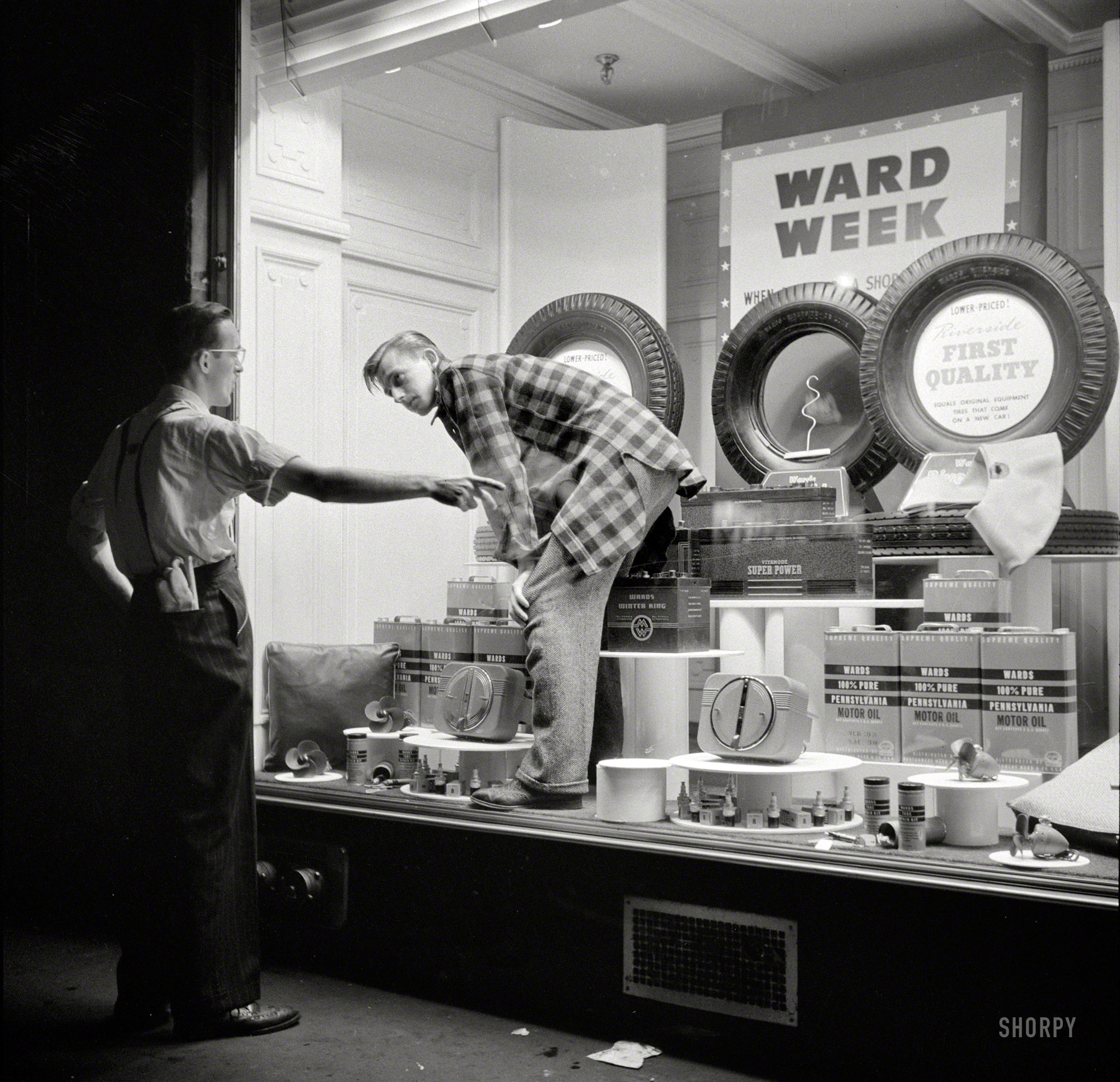 1941 Window Dressing.jpg