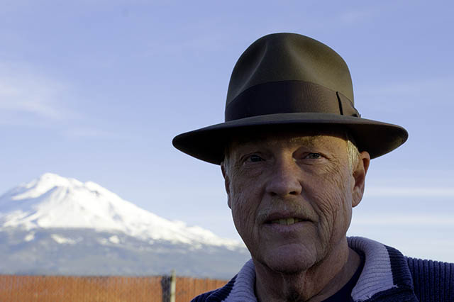 29Dec16 Rose Bowl Hat Mt Shasta.jpg