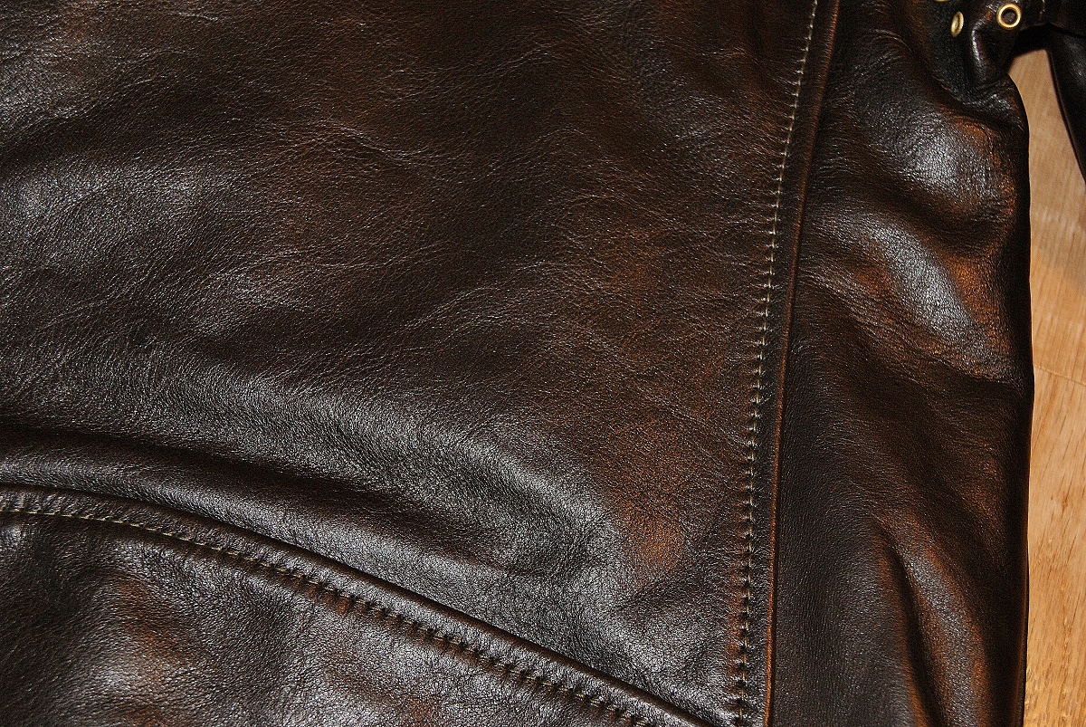 Aero Ridley J107 Dark Seal Vicenza Horsehide lower back.jpg