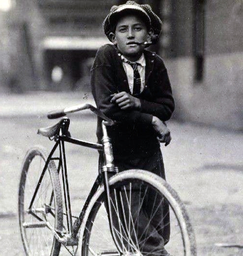 b9b6fe363d547c48a7ea63b5a159c984--bike-messenger-lewis-hine_cc.jpg