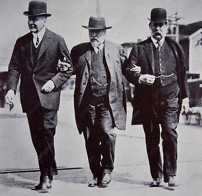 C0423433-Three_American_businessmen,_1900s.jpg