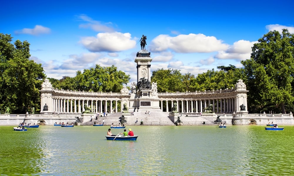 Estanque-Grande-Retiro-Madrid.jpg