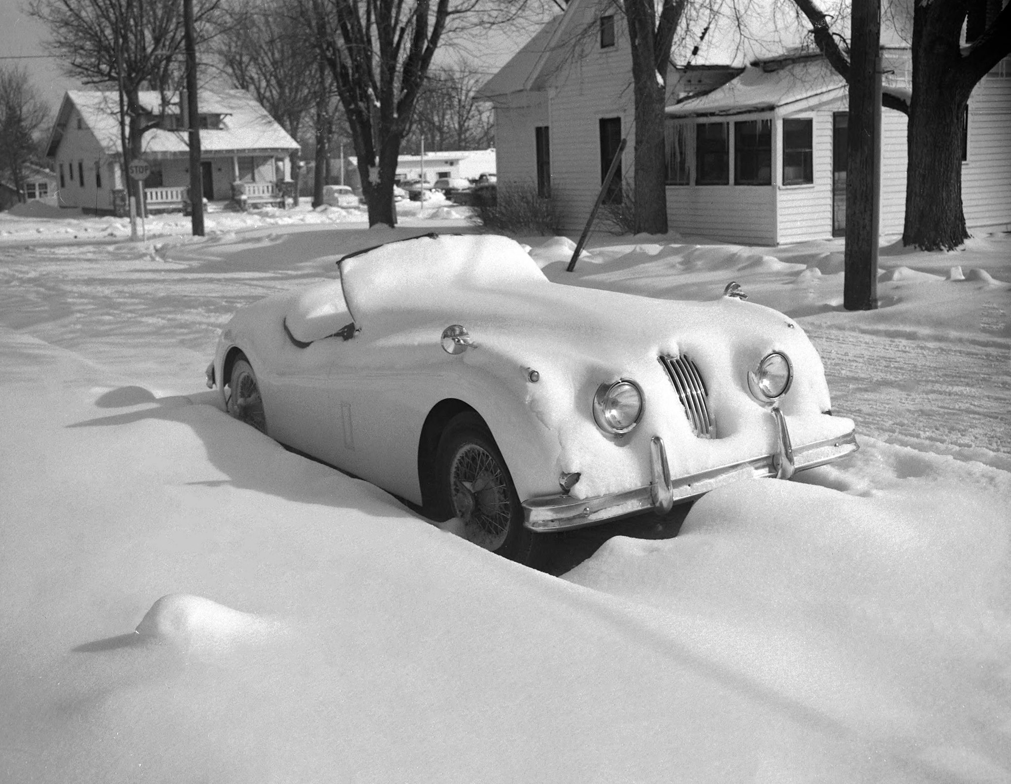 Jag_XK140_in_March_1960.jpg