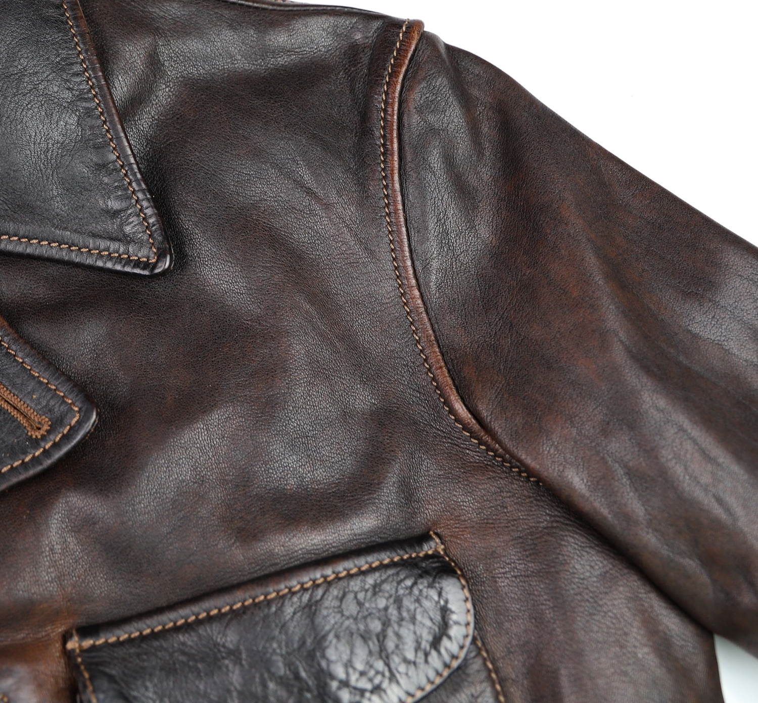 Thedi Hektor Chestnut Bruciato Horsehide XL3 shoulder.jpg