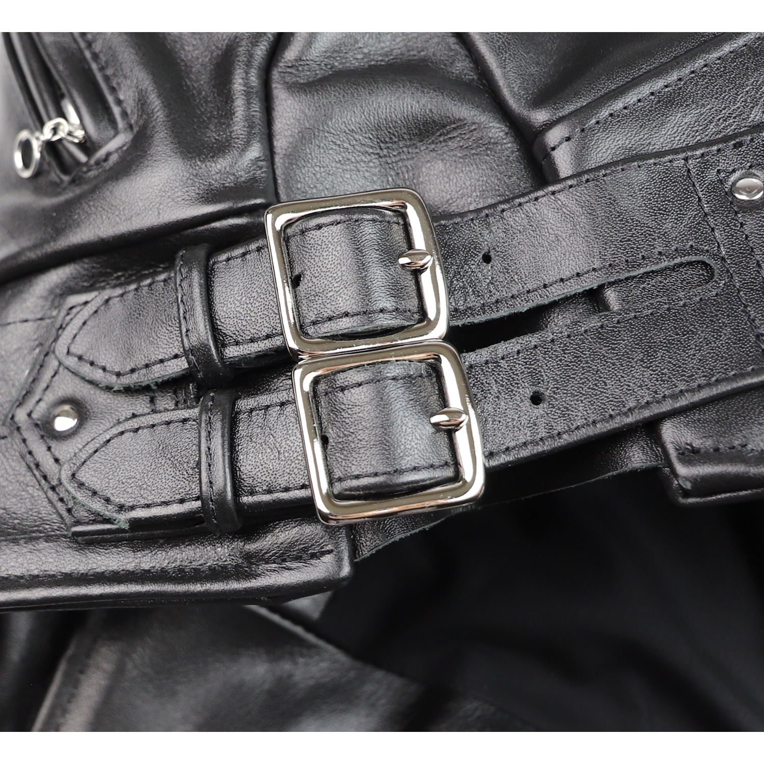 Vanson Chopper 38E buckles IG square.jpg