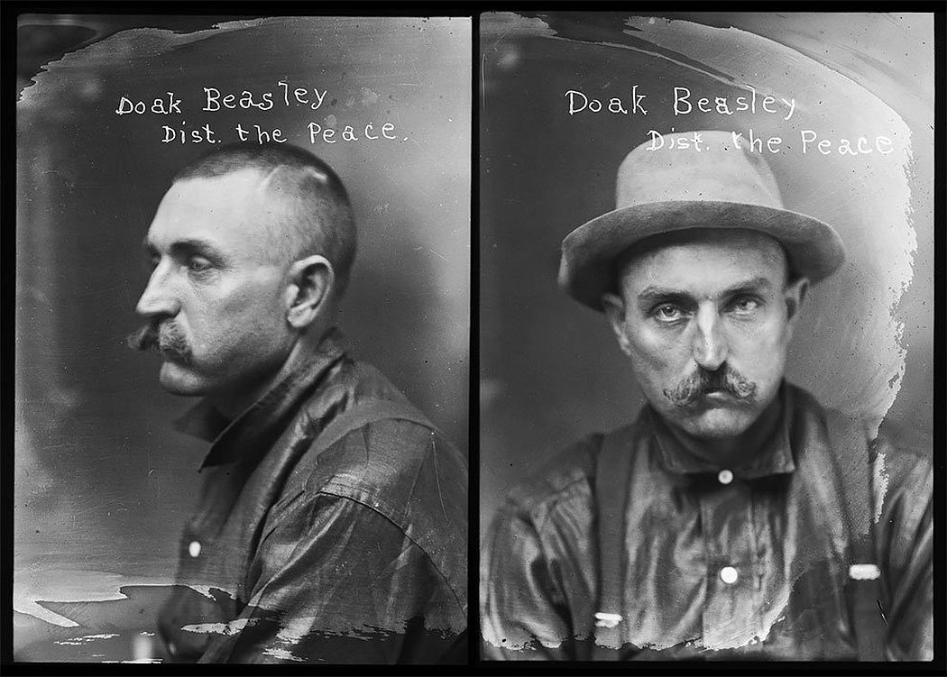 vintage-mugshots-of-prisoners-1900s-21.jpg