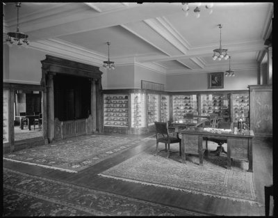 stetson_showroom_circa_1910_220_fifth_ave.jpg