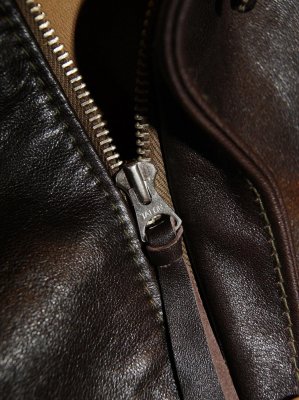 Aero A-2 38-1711-P Dark Seal Vicenza Horsehide zipper pull smaller.jpg