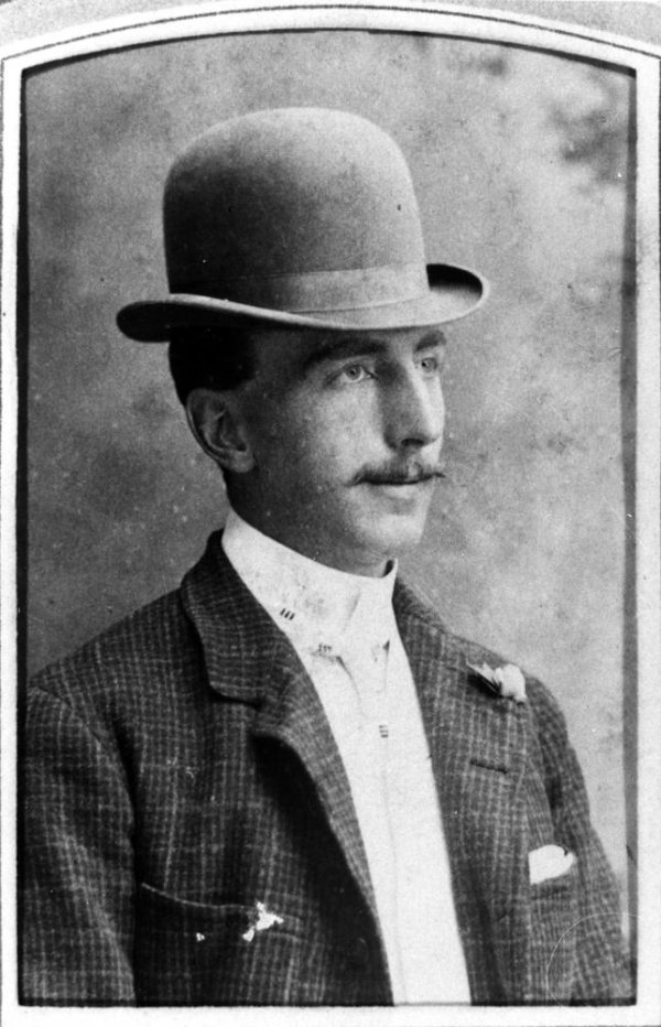 Head_and_shoulders_portrait_of_a_man_wearing_a_bowler_hat,_1890-1900_(8143526854).jpg