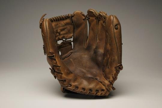 Robinson, Brooks 1970 glove B461 71.jpg.jpeg