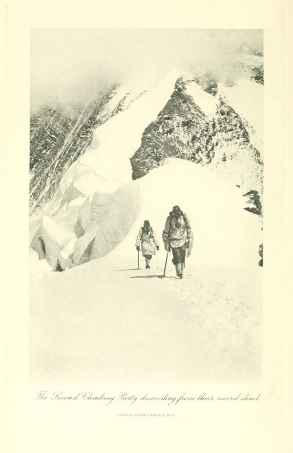 Everest 1922 second party descending.jpg