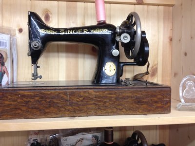 sewing machines 005.JPG
